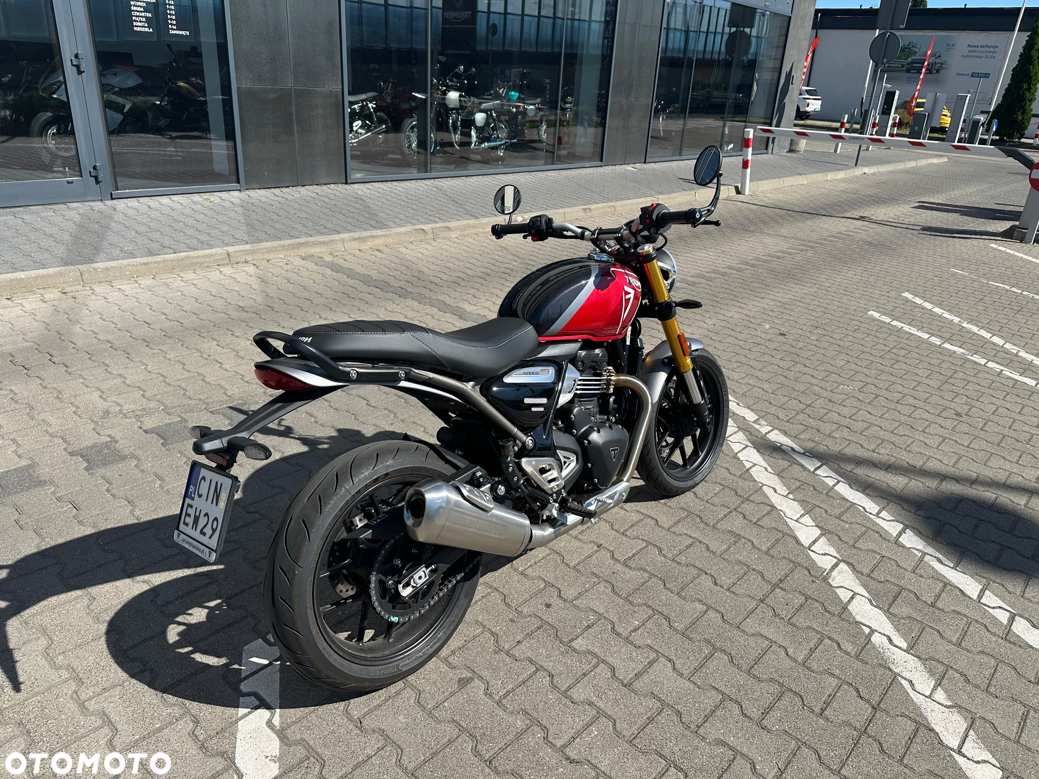 Triumph Inny - 5
