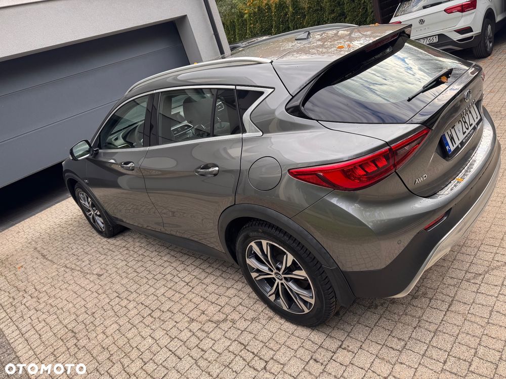 Infiniti QX30 2.0t Premium AWD 7DCT - 4