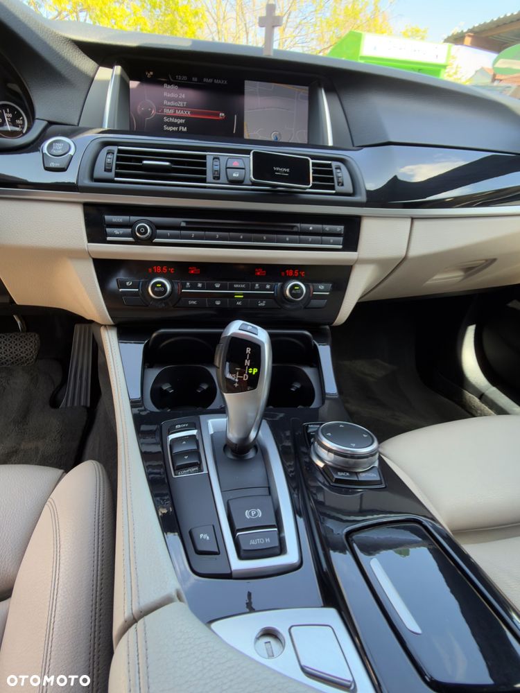 BMW Seria 5 518d M Sport - 10