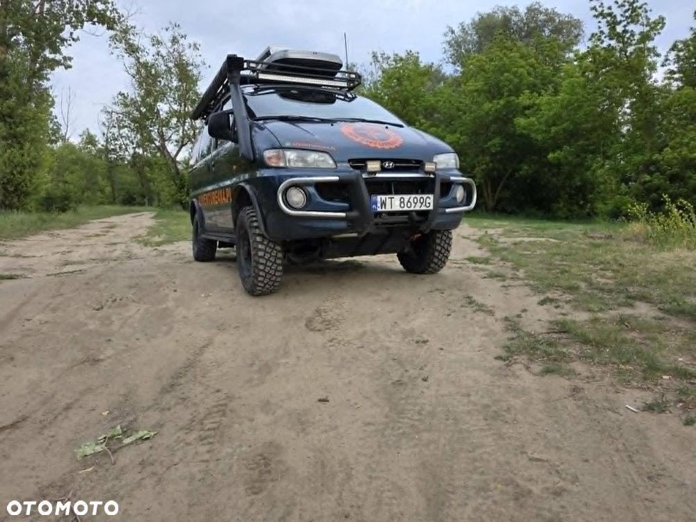 Hyundai H-1 Starex - 1