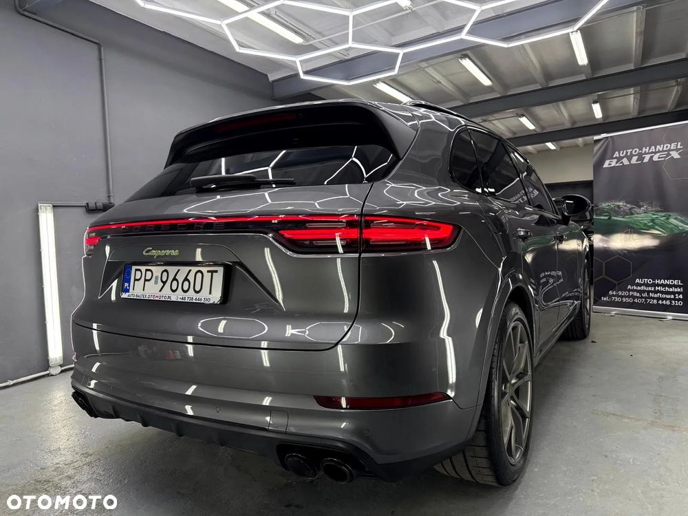 Porsche Cayenne - 5