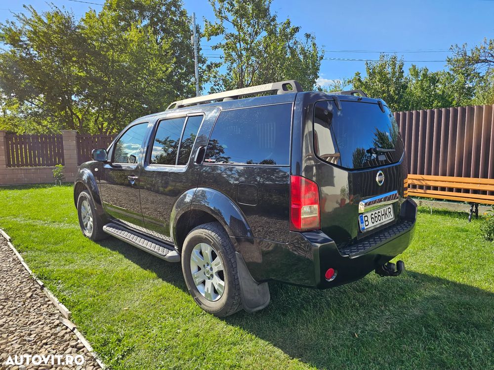 Nissan Pathfinder 2.5 dCi LE - 2
