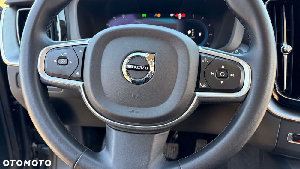 Volvo XC 60 B4 D Geartronic Momentum - 11