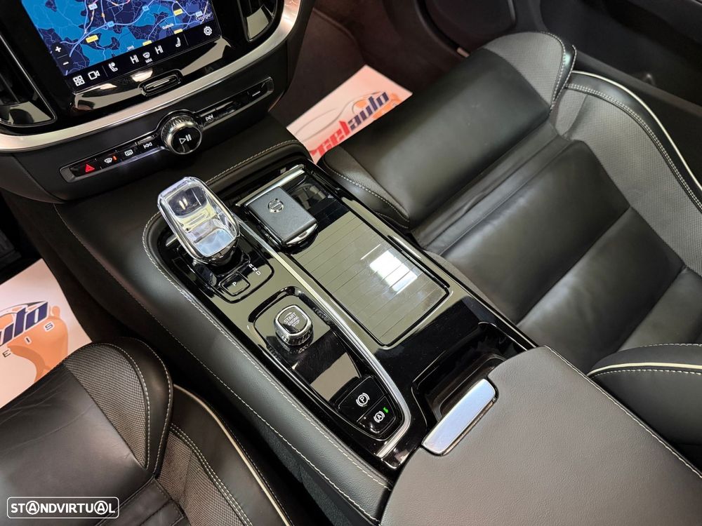 Volvo V60 2.0 T8 AWD TE Plus Dark - 45