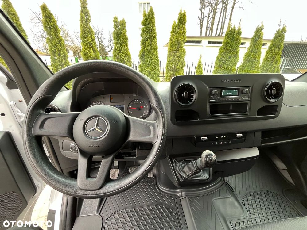 Mercedes-Benz Sprinter 516 - 28