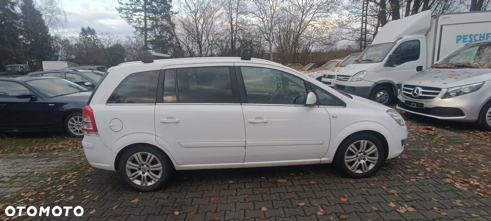 Opel Zafira - 4