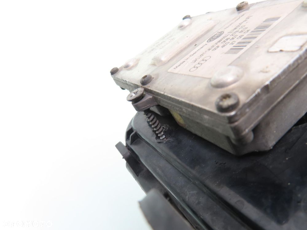 LAMPA LEWA PRZEDNIA AUDI A8 D3 15811700 4E0907813 5DV00829000 - 5