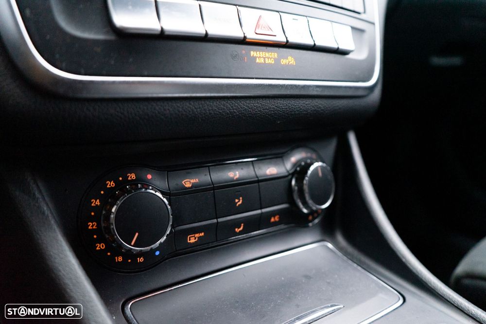 Mercedes-Benz CLA 180 d Shooting Brake AMG Line Aut. - 30