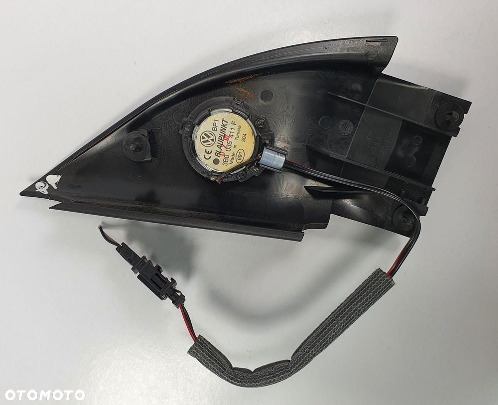 TRÓJKĄT OSŁONA LUSTERKA PRAWA VW PASSAT B5 3B0035411F 3B0837994 - 2