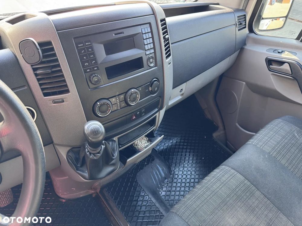 Mercedes-Benz SPRINTER - 11