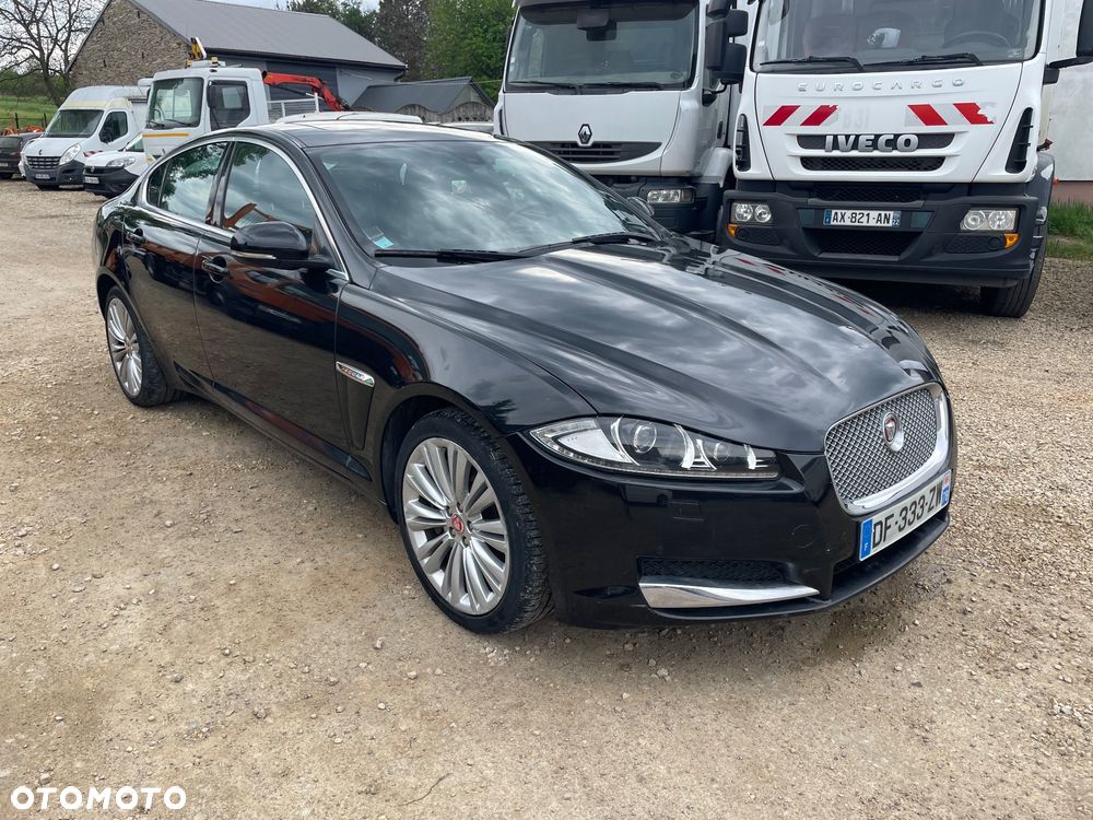 Jaguar XF - 18