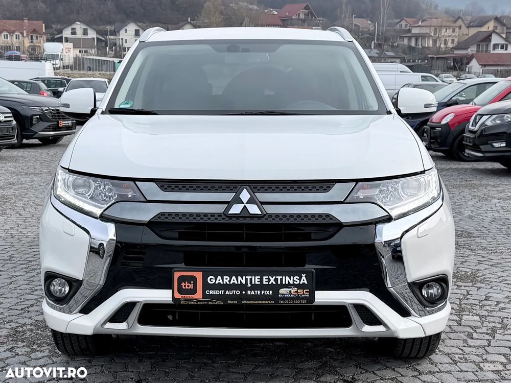 Mitsubishi Outlander PHEV 2.4 L 4X4 Intense - 28