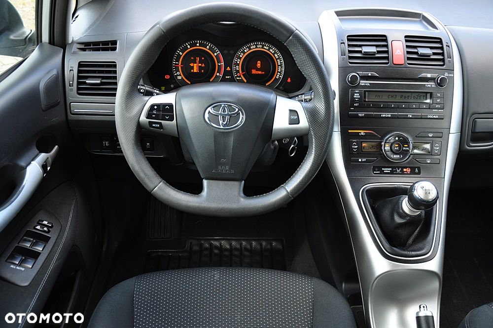 Toyota Auris 1.33 VVT-i Terra Start - 27