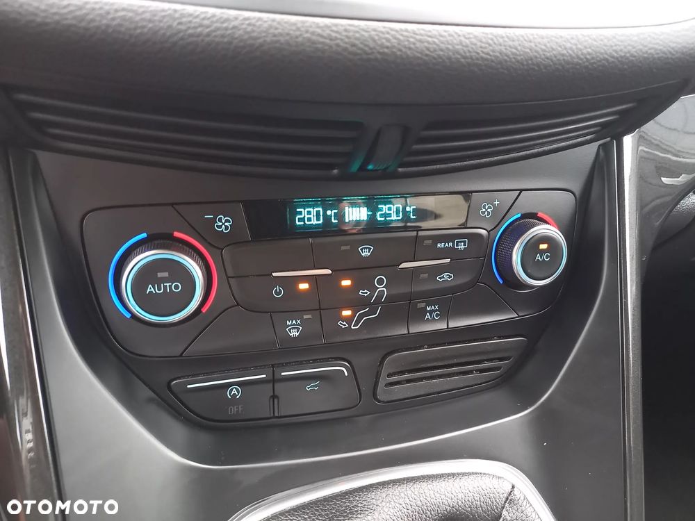 Ford Kuga 2.0 TDCi AWD Titanium - 27