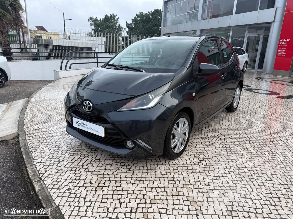 Toyota Aygo 1.0 X-Play Plus+X-Touch +TSS MM - 2