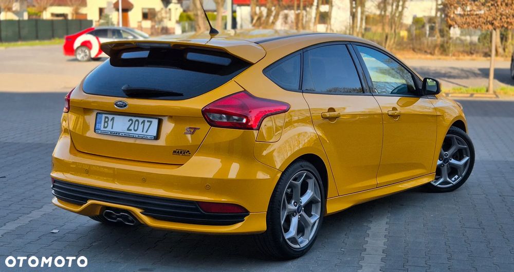 Ford Focus 2.0 EcoBoost ST mit Leder-Exclusiv-Paket - 21