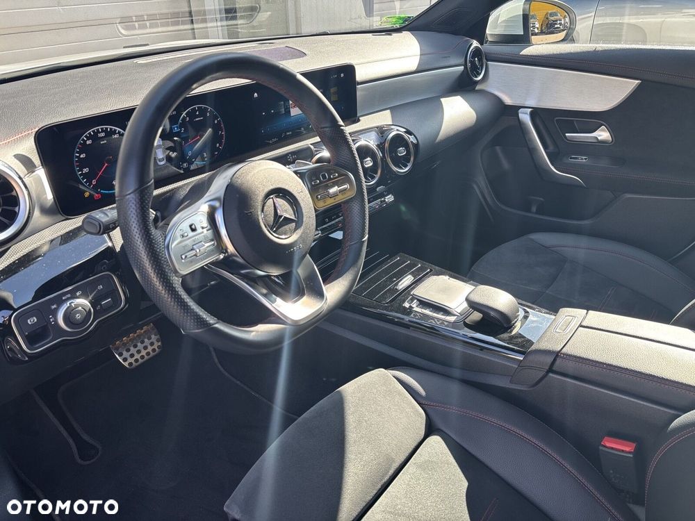 Mercedes-Benz CLA - 13