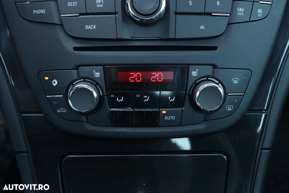 Opel Insignia 2.0 Turbo - 12