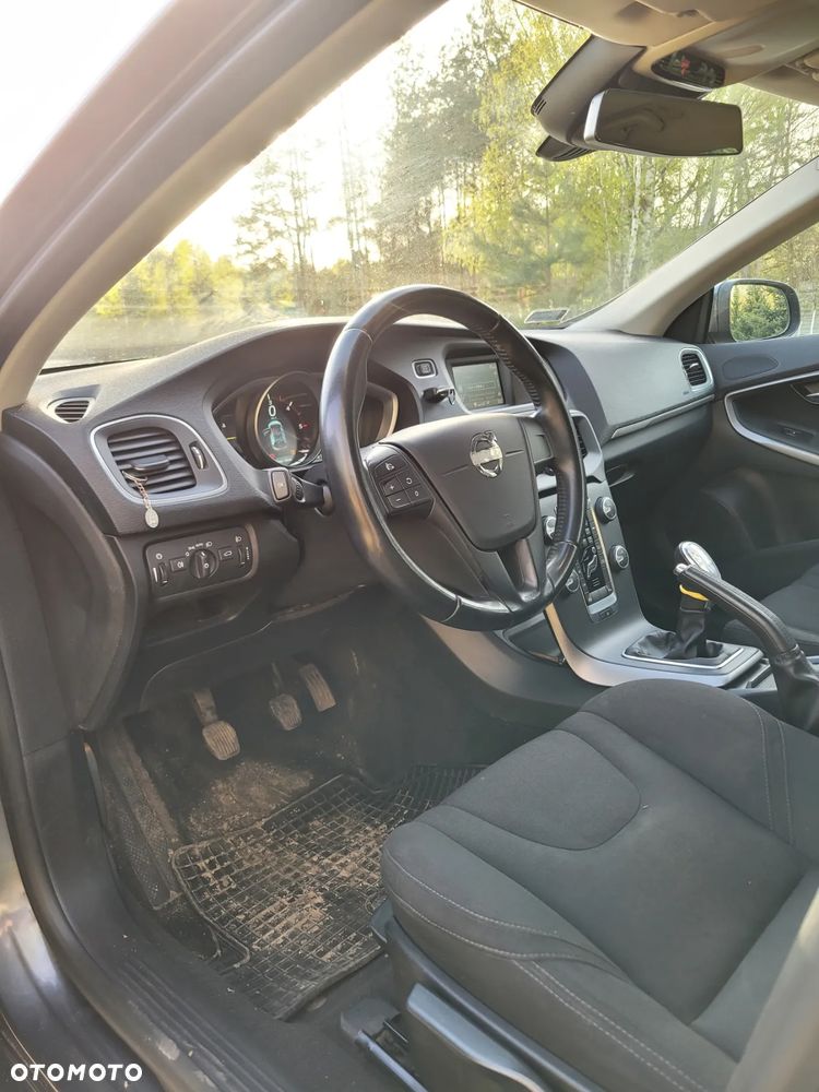 Volvo V40 D2 Base - 10