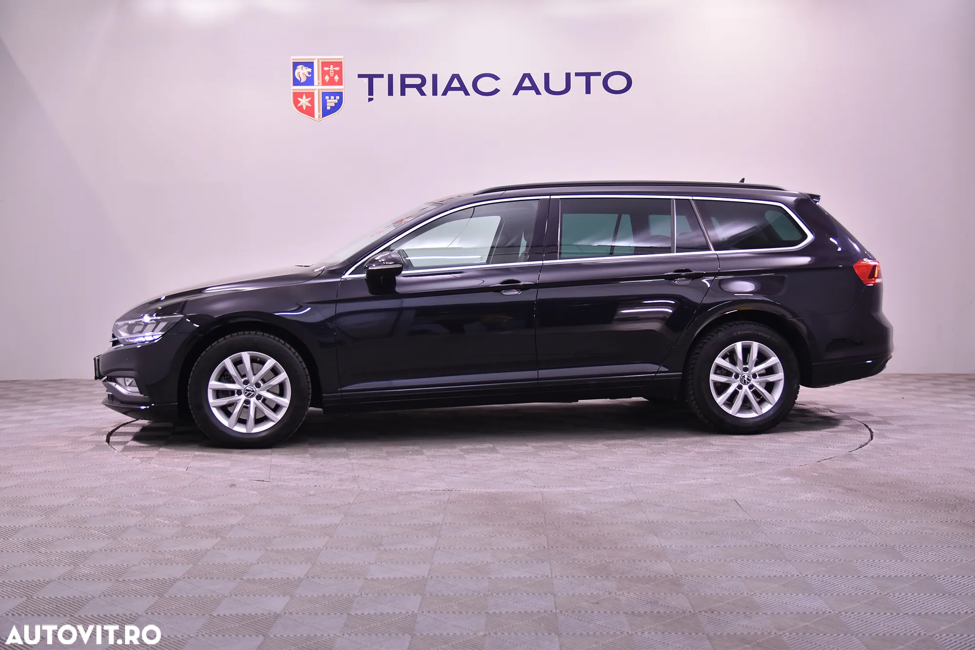 Volkswagen Passat - 2