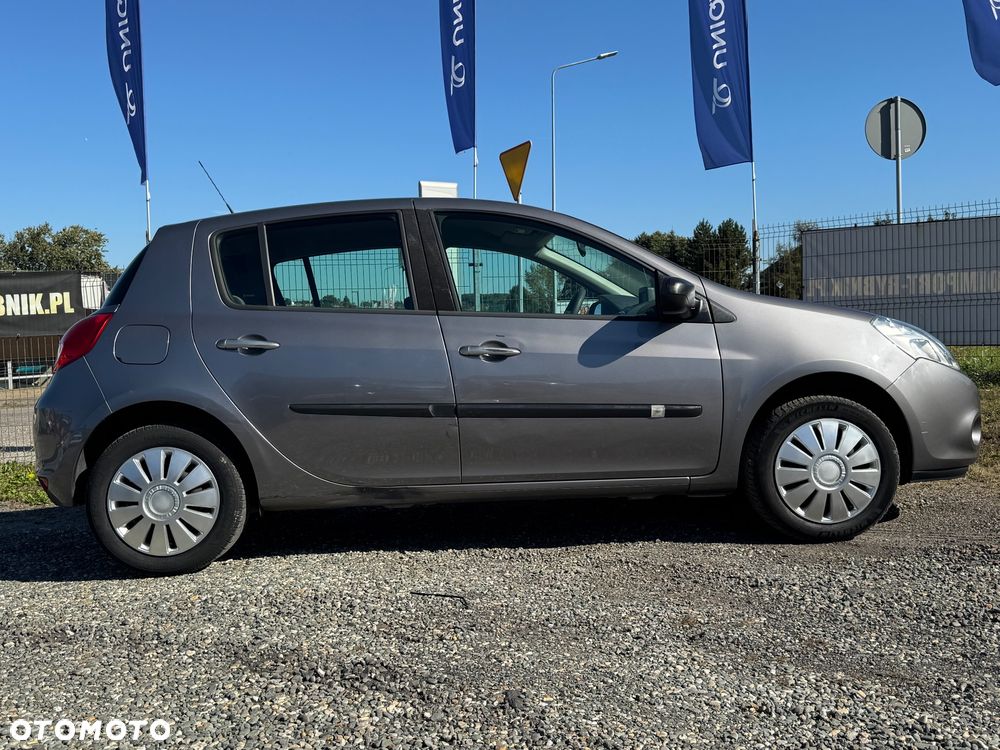 Renault Clio - 8