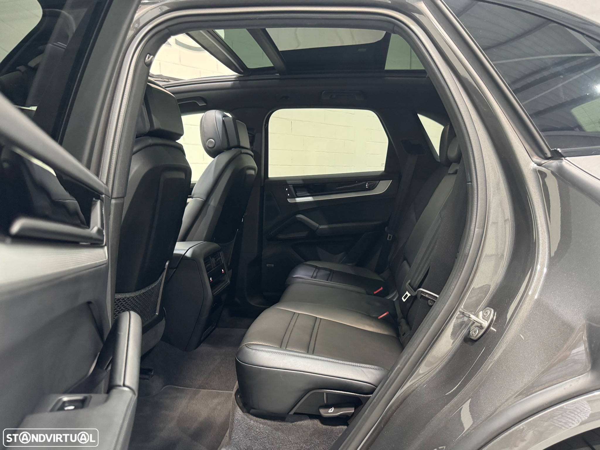 Porsche Cayenne - 30