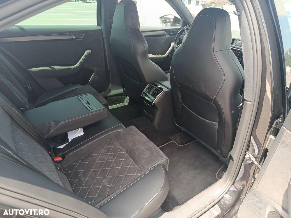 Skoda Superb 2.0 TDI DSG Sportline - 15