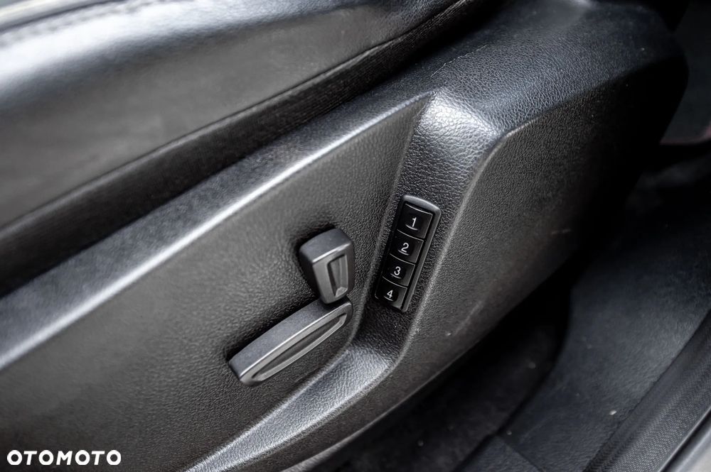 Ford S-Max 2.0 TDCi DPF Titanium X - 29