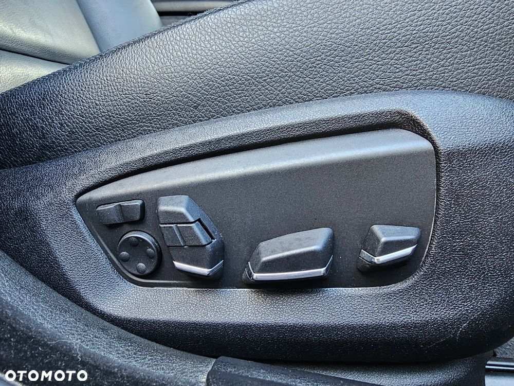 BMW Seria 5 520d - 27