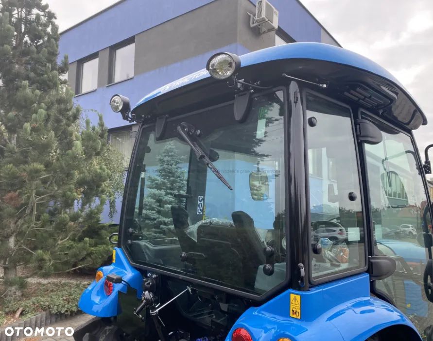 LS Traktor MT3.50 Boomer New Holland Biegi pełzające , klimatyzacja , joystick , 4 pary hydrauliczne - 30
