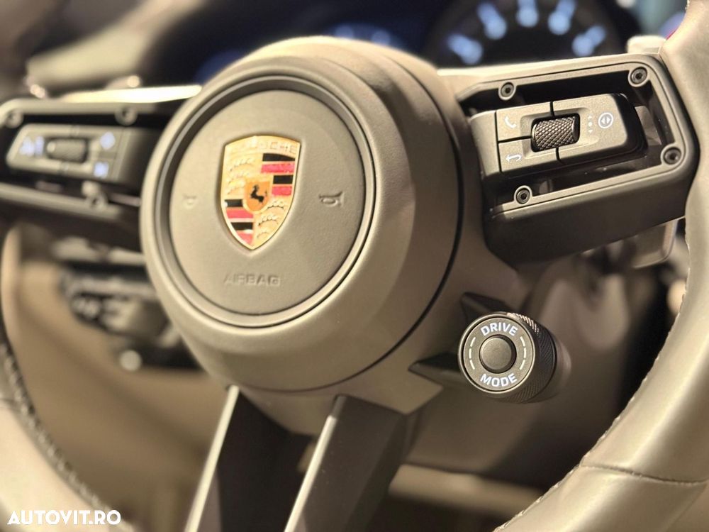 Porsche 911 4 PDK - 26