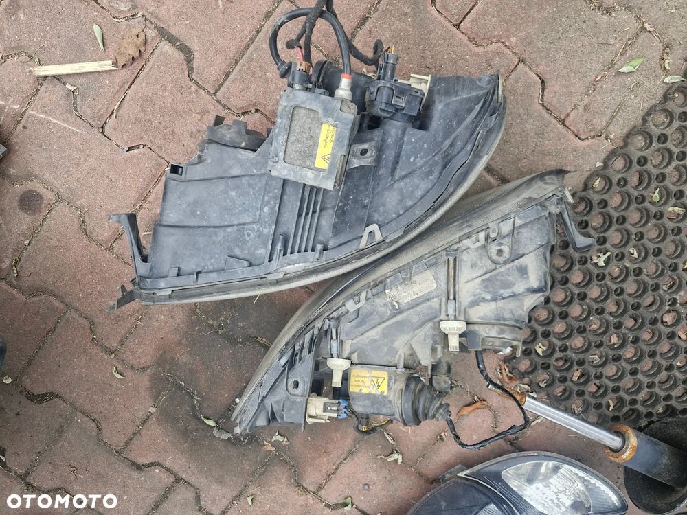 lampa przednia / lampy przednie / przód prawa lewa / Opel  Omega B XENON - 4