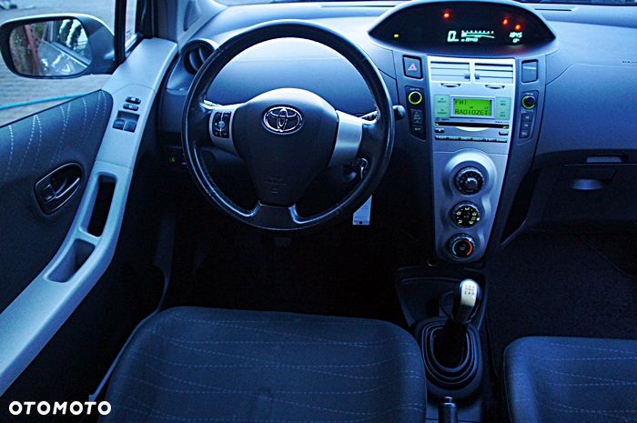 Toyota Yaris 1.3 VVT-i Luna - 22