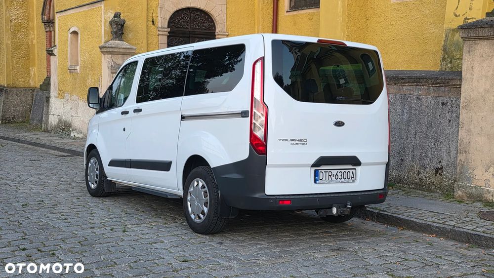 Ford Tourneo Custom - 10