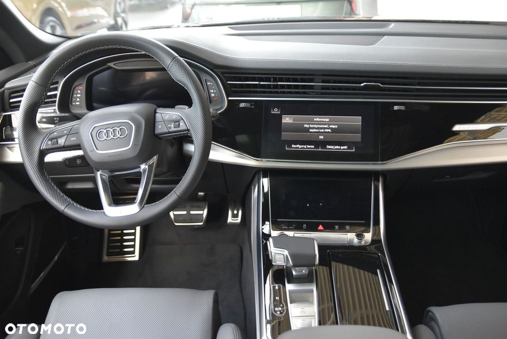 Audi Q8 - 12