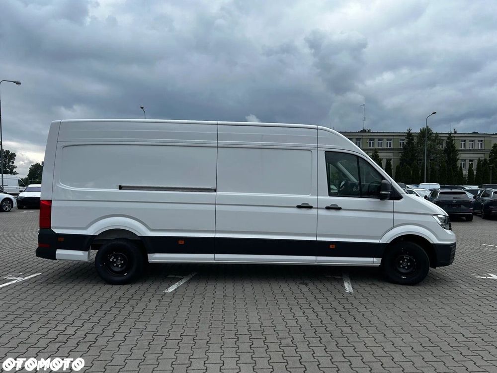 Volkswagen Crafter 35 Furgon z wysokim dachem silnik: 2,0 l EU6 SCR 177 KM / skrzynia biegów: 4MOTION automatyczna 8-biegowa rozstaw osi: 4490 mm - 4