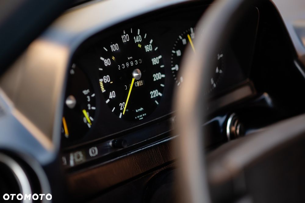 Mercedes-Benz W123 - 10