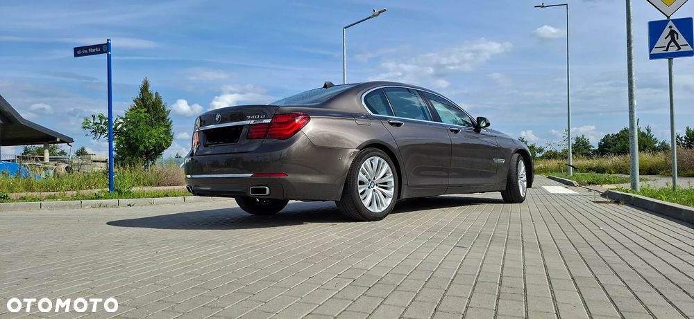 BMW Seria 7 740d xDrive - 11