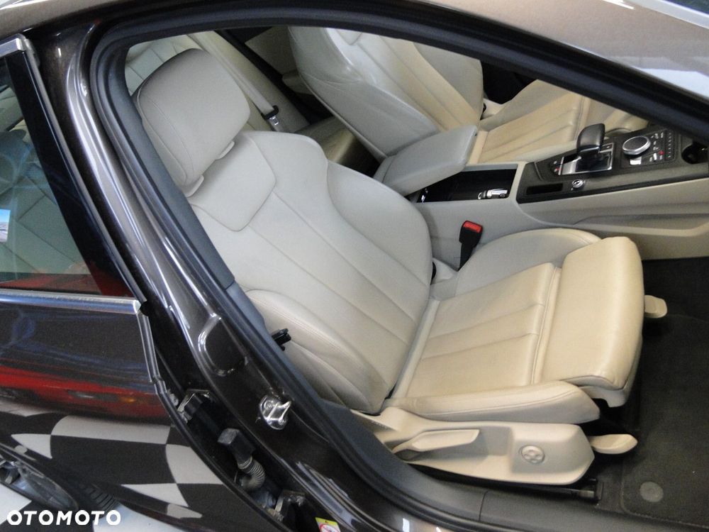 Audi A4 Limousine - 14