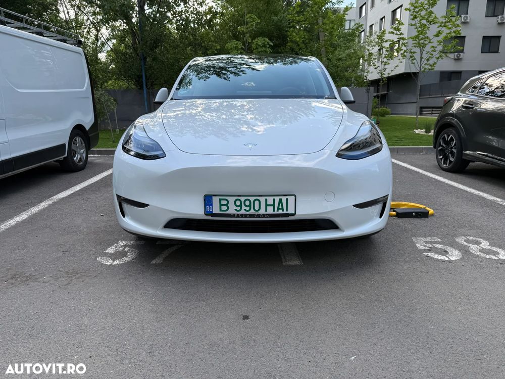 Tesla Model Y - 3