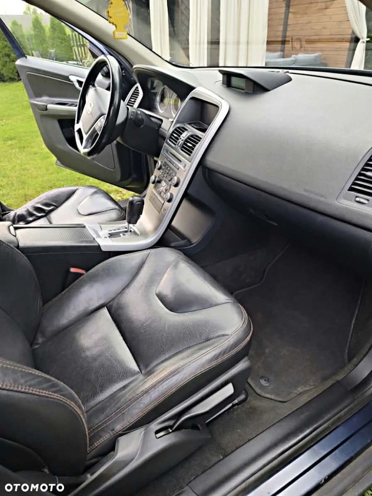 Volvo XC 60 D5 AWD - 10