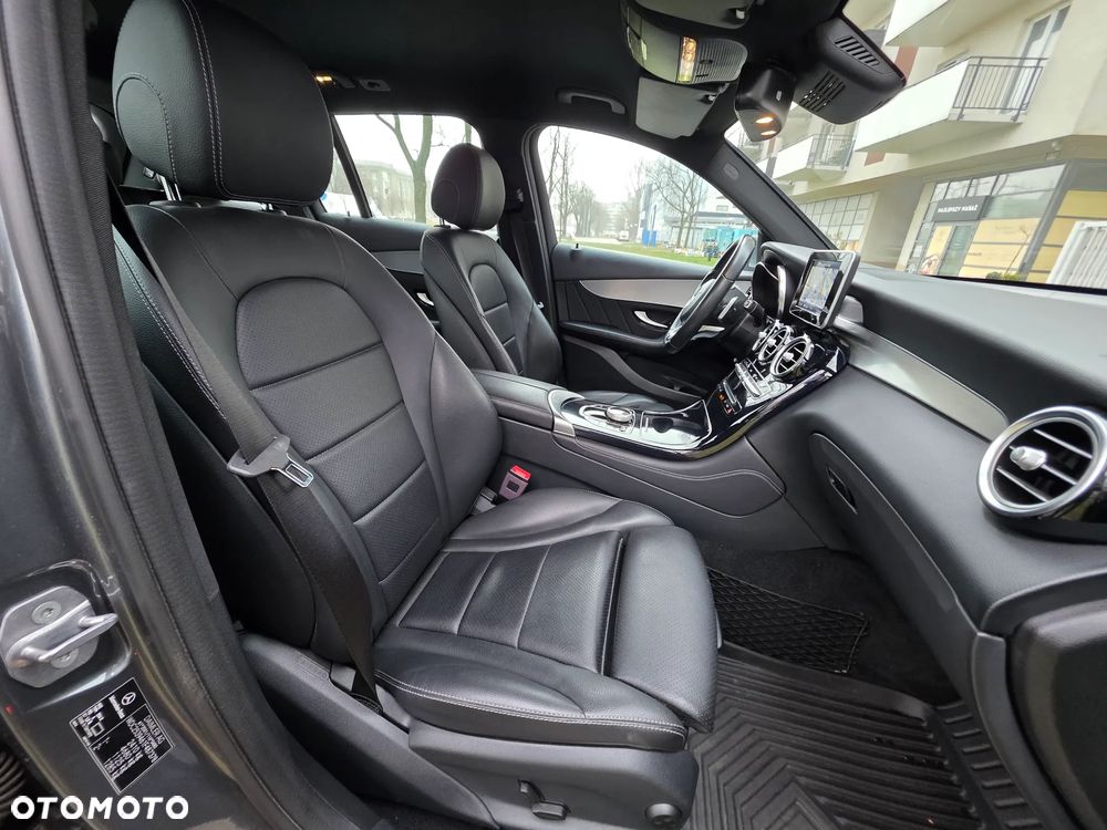Mercedes-Benz GLC 250 4Matic 9G-TRONIC AMG Line - 36