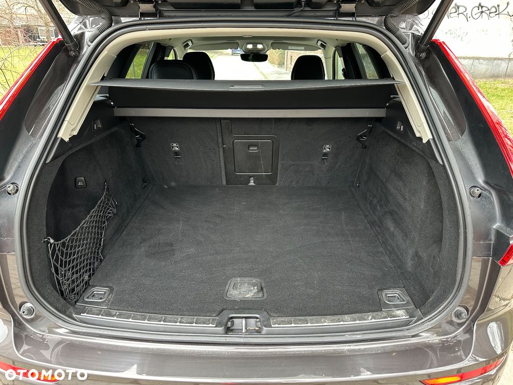 Volvo XC 60 B5 D AWD Geartronic Momentum - 19