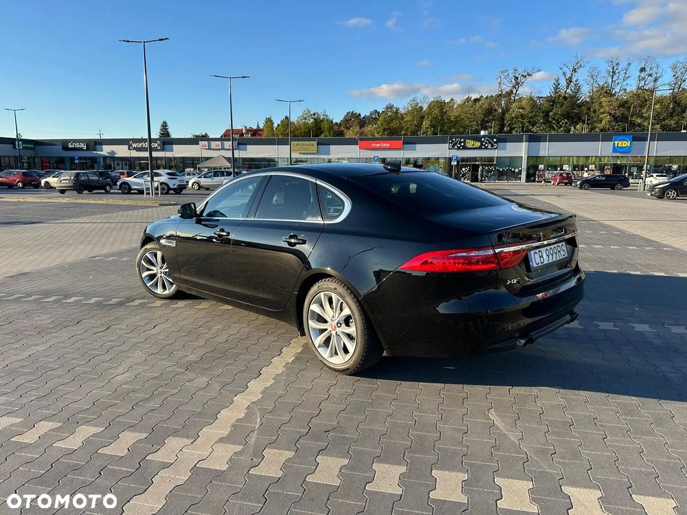Jaguar XF 25t Prestige - 6