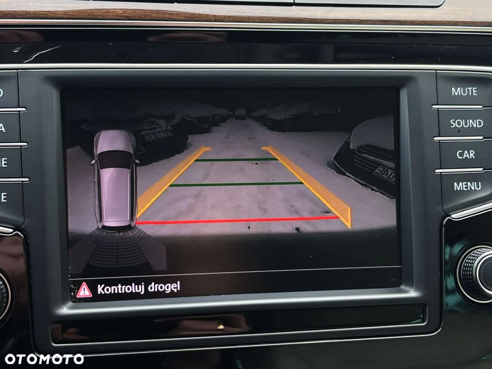 Volkswagen Passat 2.0 TDI SCR DSG Highline - 27