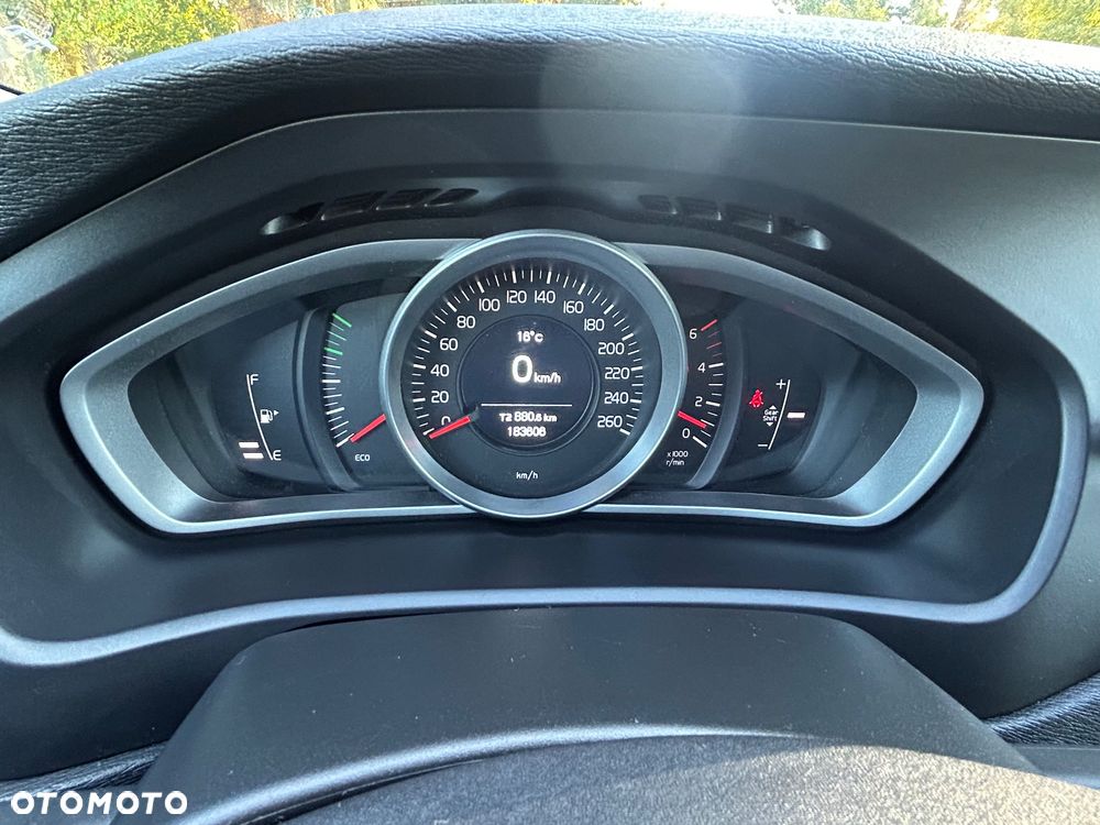 Volvo V40 - 23
