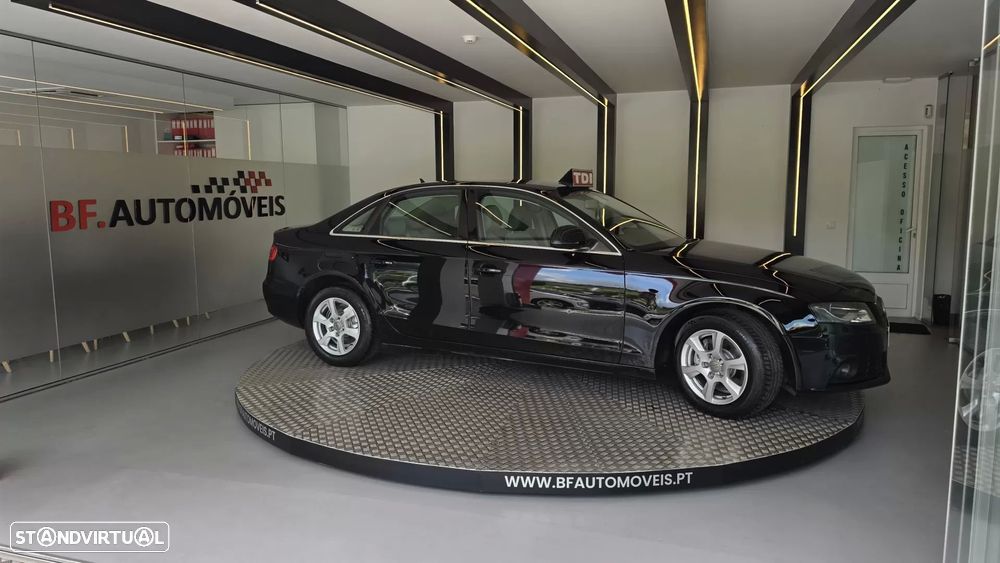 Audi A4 2.0 TDI exclusive - 9