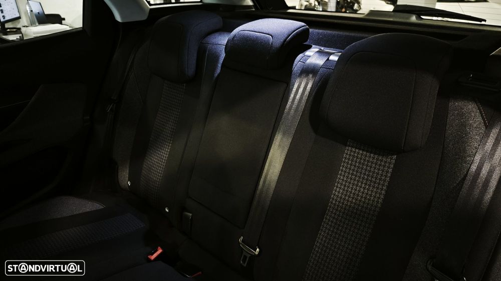 Peugeot 3008 1.6 BlueHDi Style EAT6 - 37