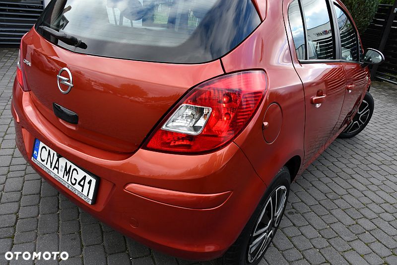 Opel Corsa 1.4 16V Innovation - 27