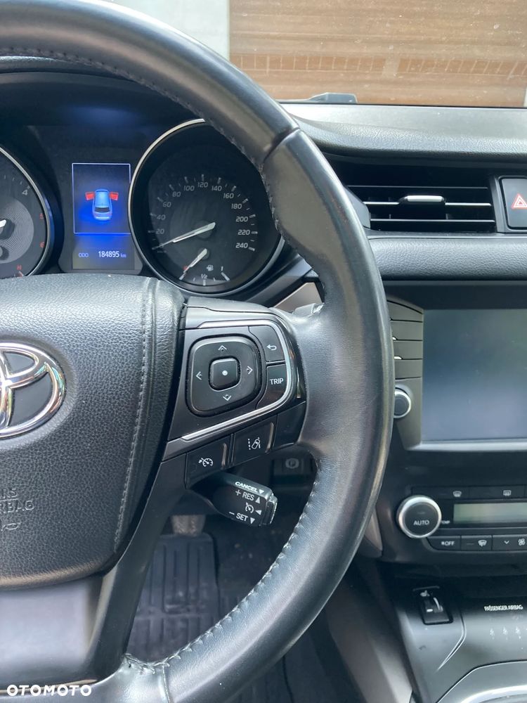 Toyota Avensis 2.0 D-4D Premium - 4